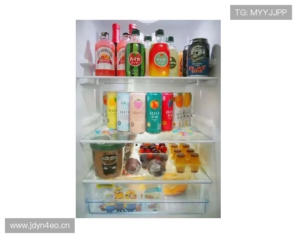 张楠家的冰箱里塞满了能量胶，连饮料都按训练时段分装